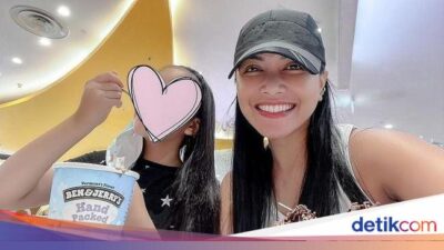 Sendiri ke Banyuwangi, Aisha Tetap di Singapura