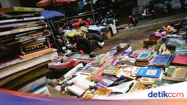 Menjelajahi Pusat Loak Kebayoran Lama, Destinasi Wisata Unik untuk Barang Bekas di Jakarta